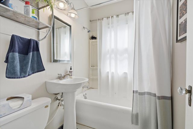 4240 28th Avenue S, Minneapolis, MN 55406