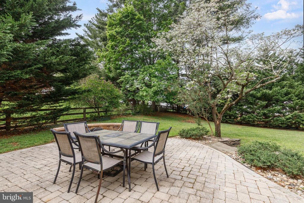 Image 4 of property listing at 718 BEDFORD RD, Bel Air, MD 21014