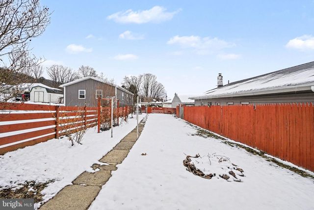 60 S MARKET ST, Elizabethville, PA 17023