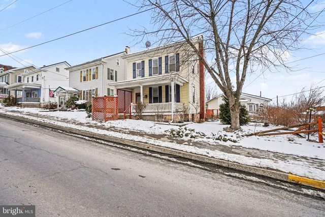 60 S MARKET ST, Elizabethville, PA 17023