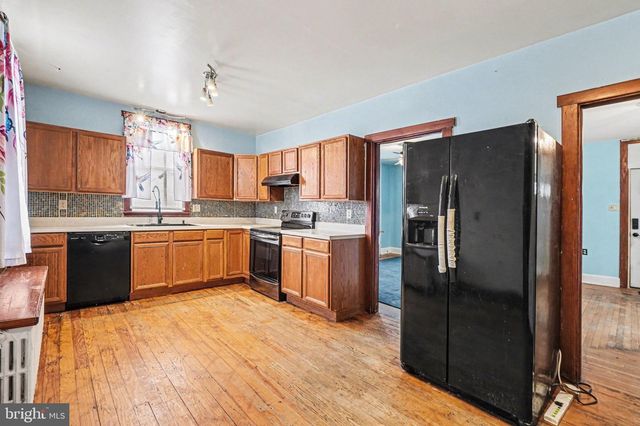 60 S MARKET ST, Elizabethville, PA 17023