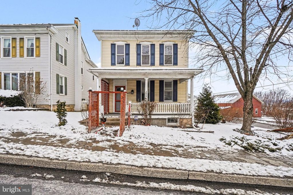 60 S MARKET ST, Elizabethville, PA 17023