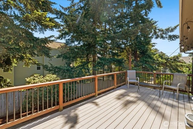 10312 Wallingford Avenue N, Seattle, WA 98133