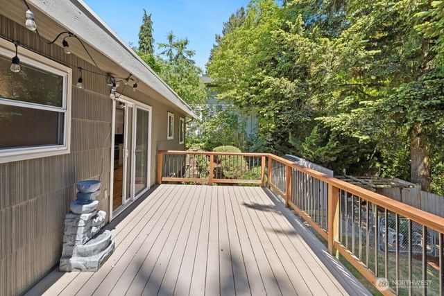 10312 Wallingford Avenue N, Seattle, WA 98133