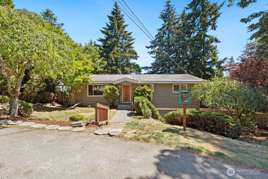 10312 Wallingford Avenue N, Seattle, WA 98133