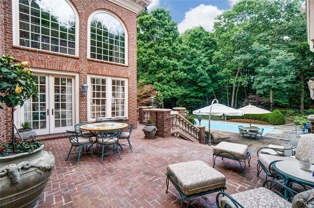 5048 Oak Manor Court, Kettering, OH 45429