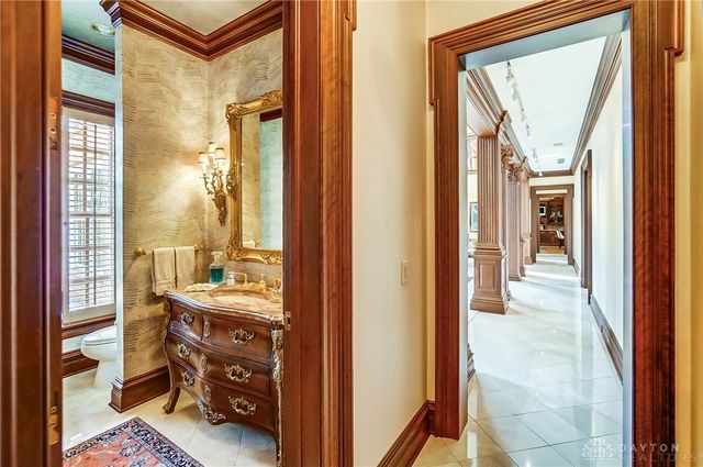 5048 Oak Manor Court, Kettering, OH 45429