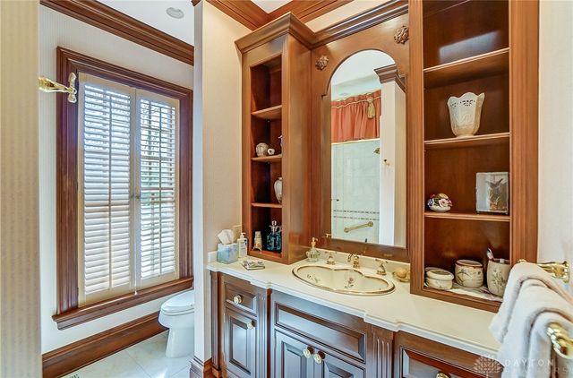 5048 Oak Manor Court, Kettering, OH 45429