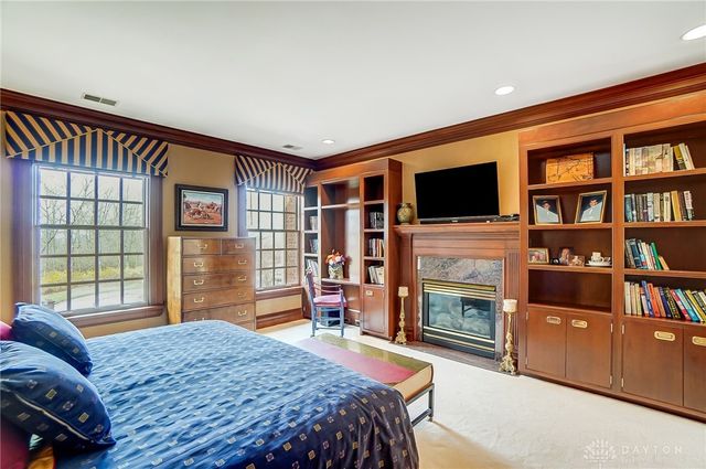 5048 Oak Manor Court, Kettering, OH 45429