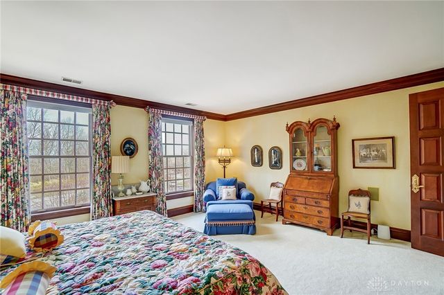 5048 Oak Manor Court, Kettering, OH 45429