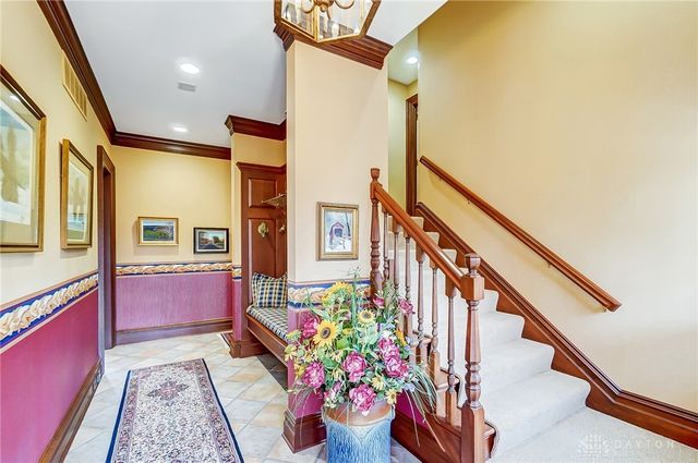 5048 Oak Manor Court, Kettering, OH 45429