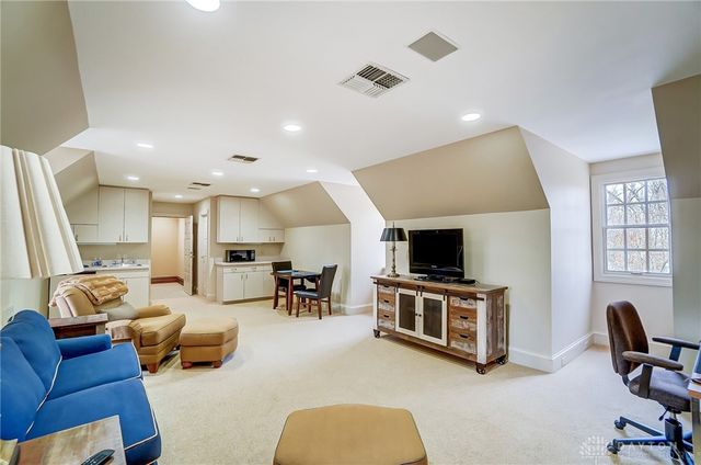 5048 Oak Manor Court, Kettering, OH 45429