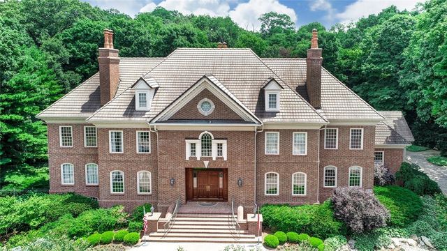 5048 Oak Manor Court, Kettering, OH 45429