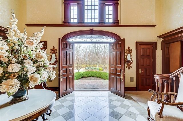 5048 Oak Manor Court, Kettering, OH 45429