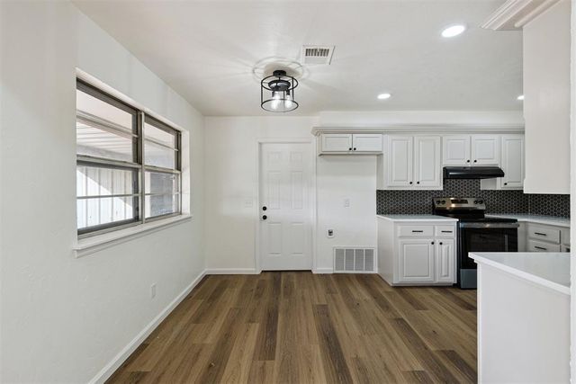 909 Highlander Drive, Moore, OK 73160