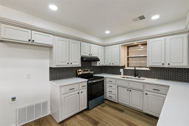 909 Highlander Drive, Moore, OK 73160