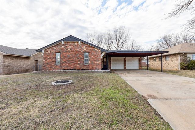 909 Highlander Drive, Moore, OK 73160