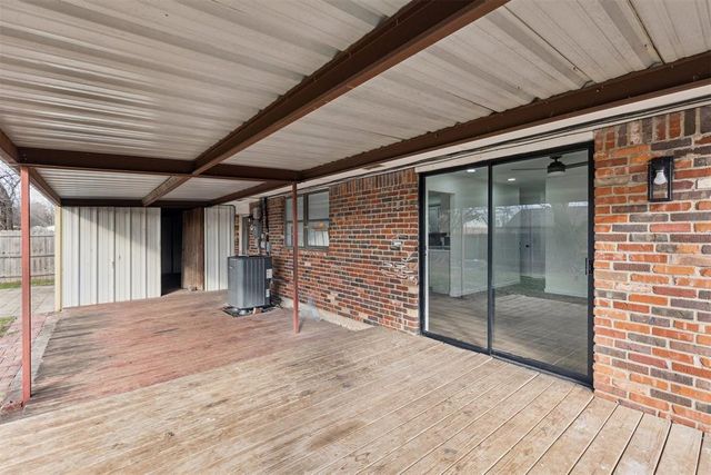 909 Highlander Drive, Moore, OK 73160