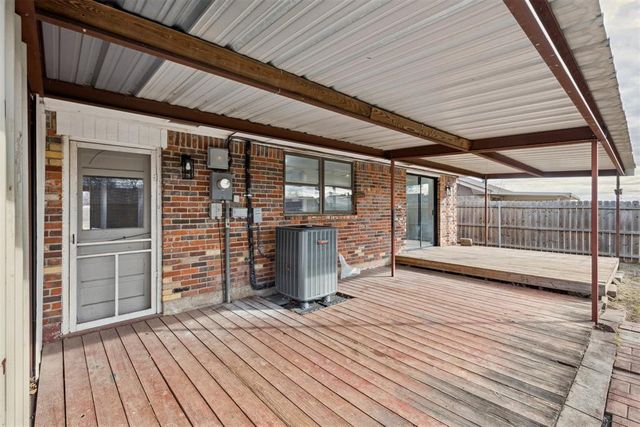 909 Highlander Drive, Moore, OK 73160