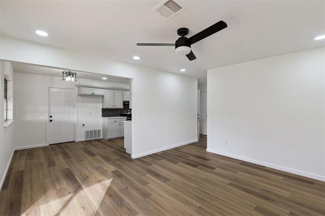 909 Highlander Drive, Moore, OK 73160