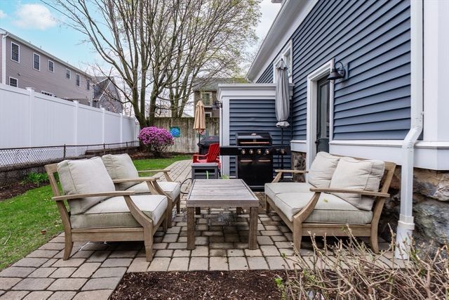 181 Robbins St 4, Waltham, MA 02453