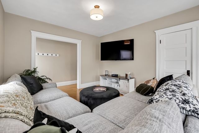 181 Robbins St 4, Waltham, MA 02453