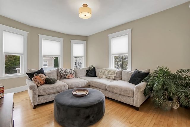 181 Robbins St 4, Waltham, MA 02453