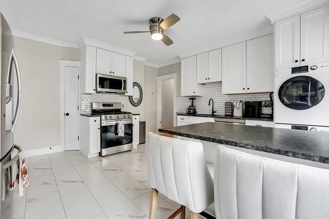 181 Robbins St 4, Waltham, MA 02453