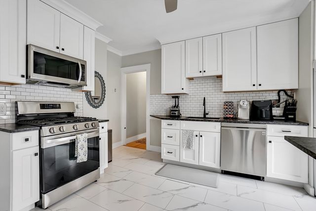 181 Robbins St 4, Waltham, MA 02453