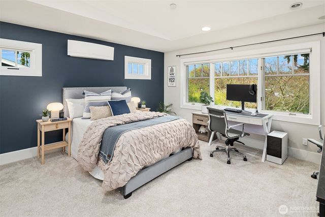 4427 95th Avenue NE, Yarrow Point, WA 98004
