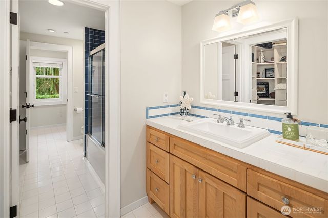 4427 95th Avenue NE, Yarrow Point, WA 98004