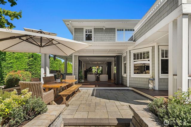 4427 95th Avenue NE, Yarrow Point, WA 98004
