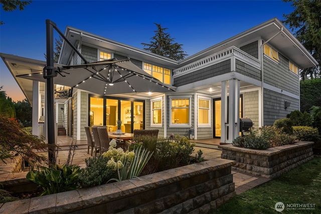 4427 95th Avenue NE, Yarrow Point, WA 98004
