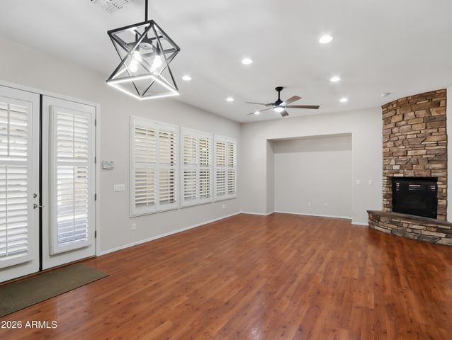 2406 W DESPERADO Way, Phoenix, AZ 85085