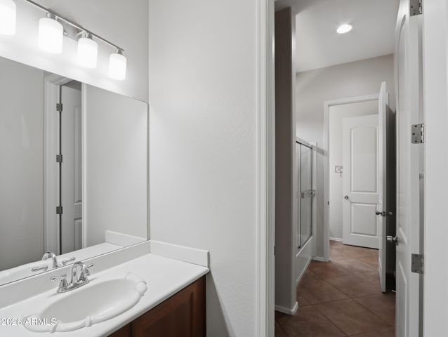 2406 W DESPERADO Way, Phoenix, AZ 85085