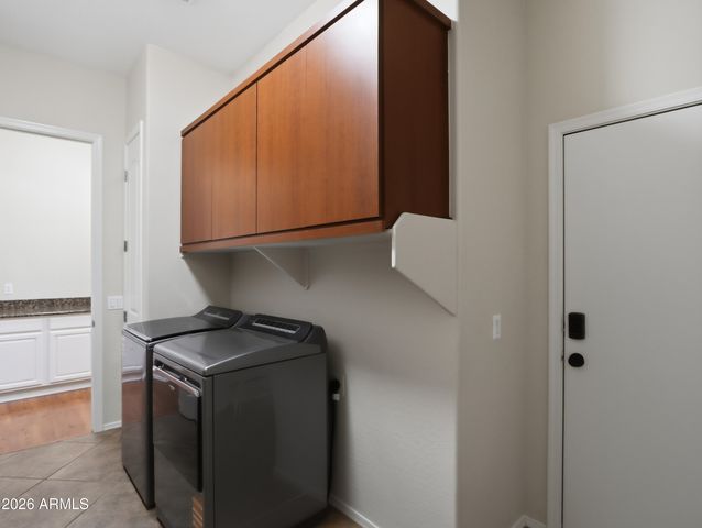 2406 W DESPERADO Way, Phoenix, AZ 85085