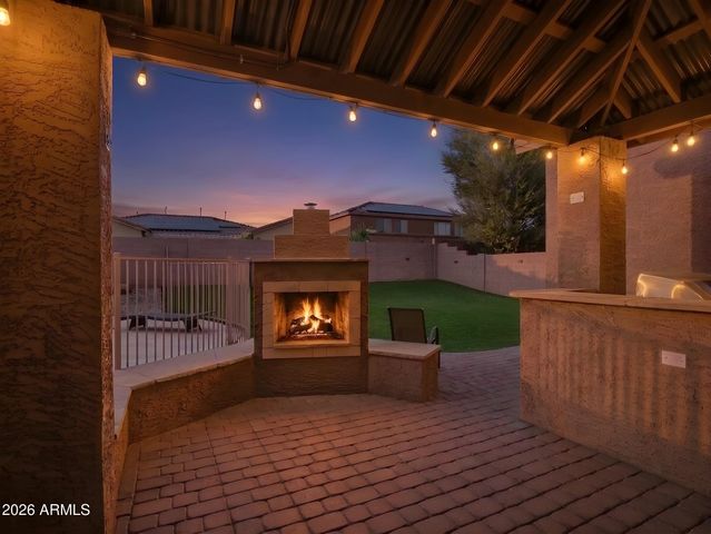 2406 W DESPERADO Way, Phoenix, AZ 85085