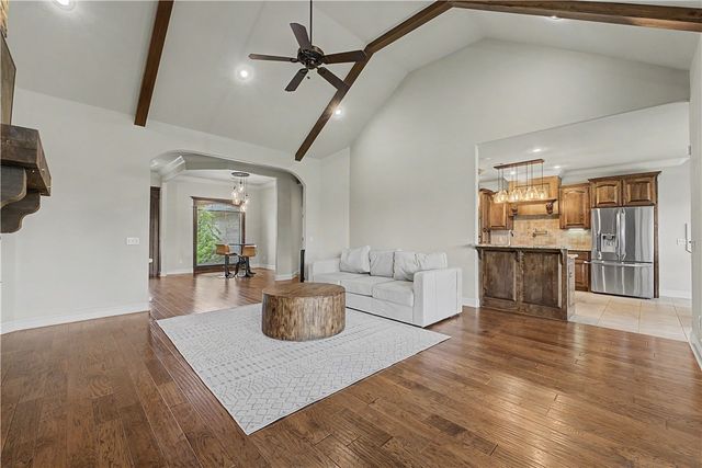 327 N Sandstone Place, Fayetteville, AR 72701