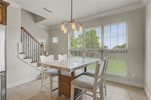 327 N Sandstone Place, Fayetteville, AR 72701