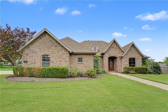 327 N Sandstone Place, Fayetteville, AR 72701