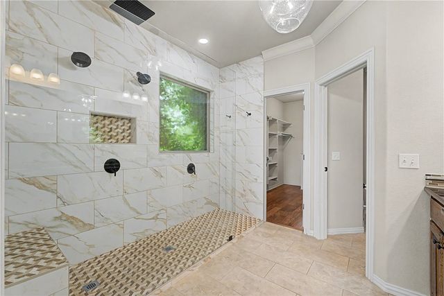 327 N Sandstone Place, Fayetteville, AR 72701