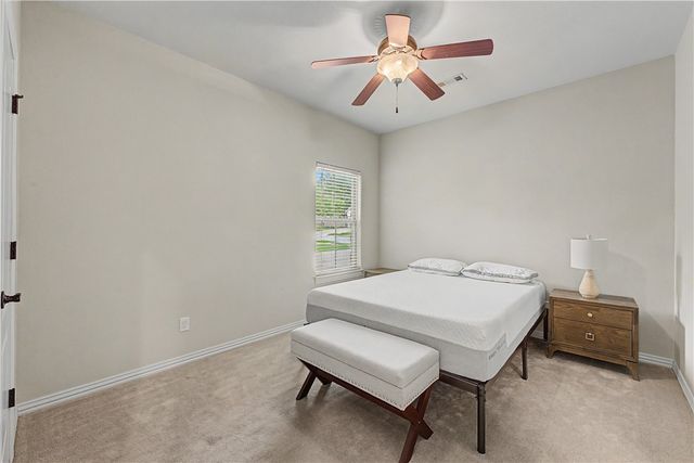 327 N Sandstone Place, Fayetteville, AR 72701