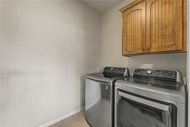 327 N Sandstone Place, Fayetteville, AR 72701