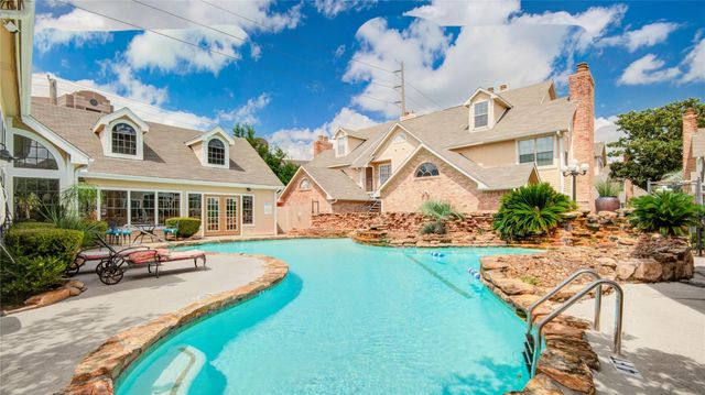 2300 Old Spanish Trail 1110, Houston, TX 77054