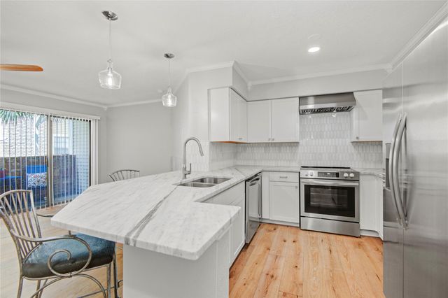 2300 Old Spanish Trail 1110, Houston, TX 77054