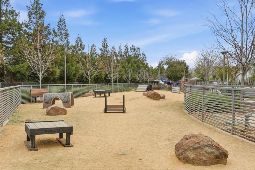 Image 40 of property listing at 6816 Vector Court, San Jose, CA 95119