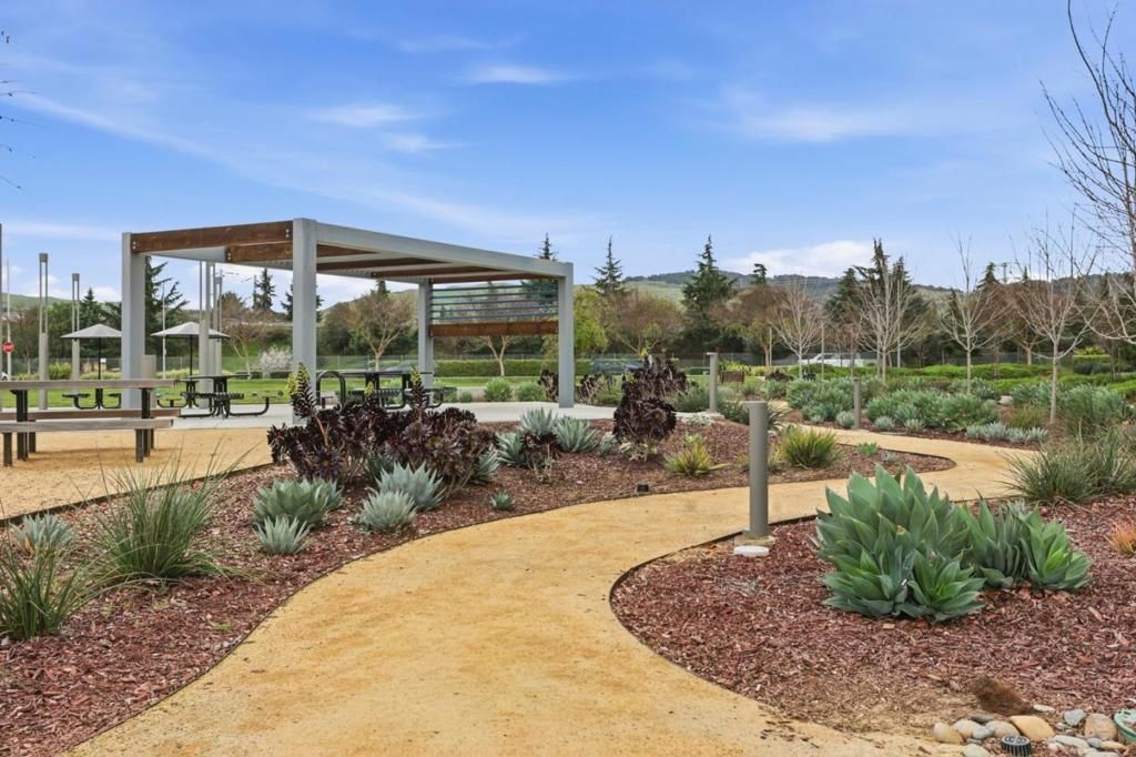 Image 42 of property listing at 6816 Vector Court, San Jose, CA 95119