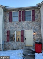 13 JONATHAN CT, Inwood, WV 25428