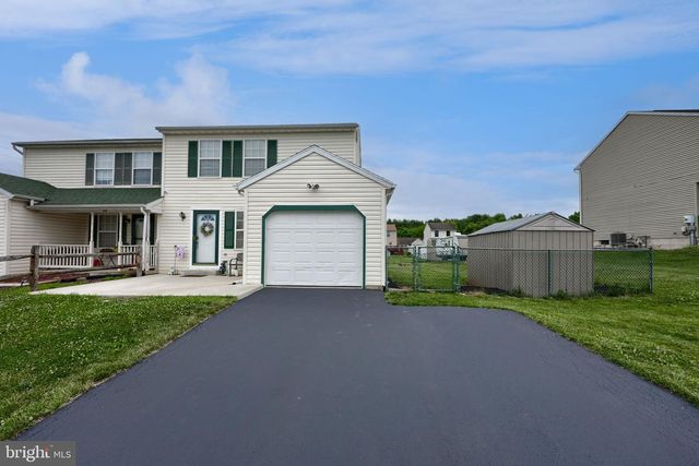 1902 WYATT CIR, Dover, PA 17315