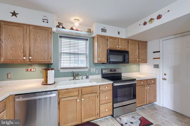 1902 WYATT CIR, Dover, PA 17315